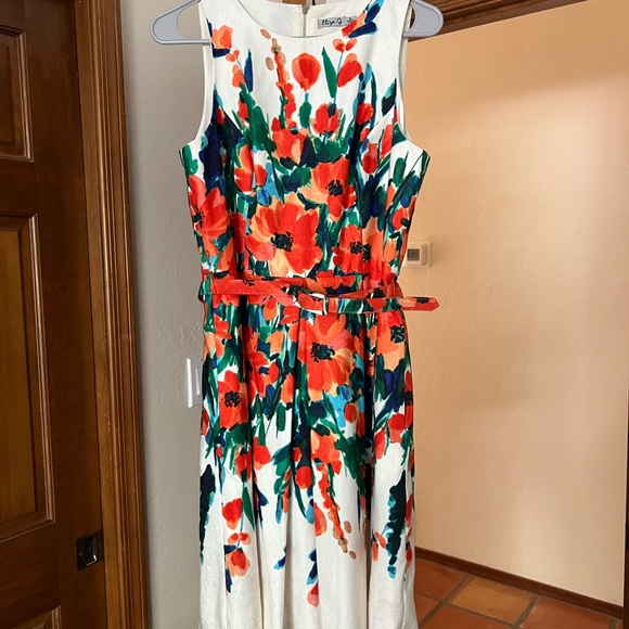 Eliza J floral dress with belt - Picture 2 of 4
